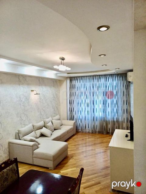 İcarəyə verilir 3 otaqlı yeni tikili 140 m²