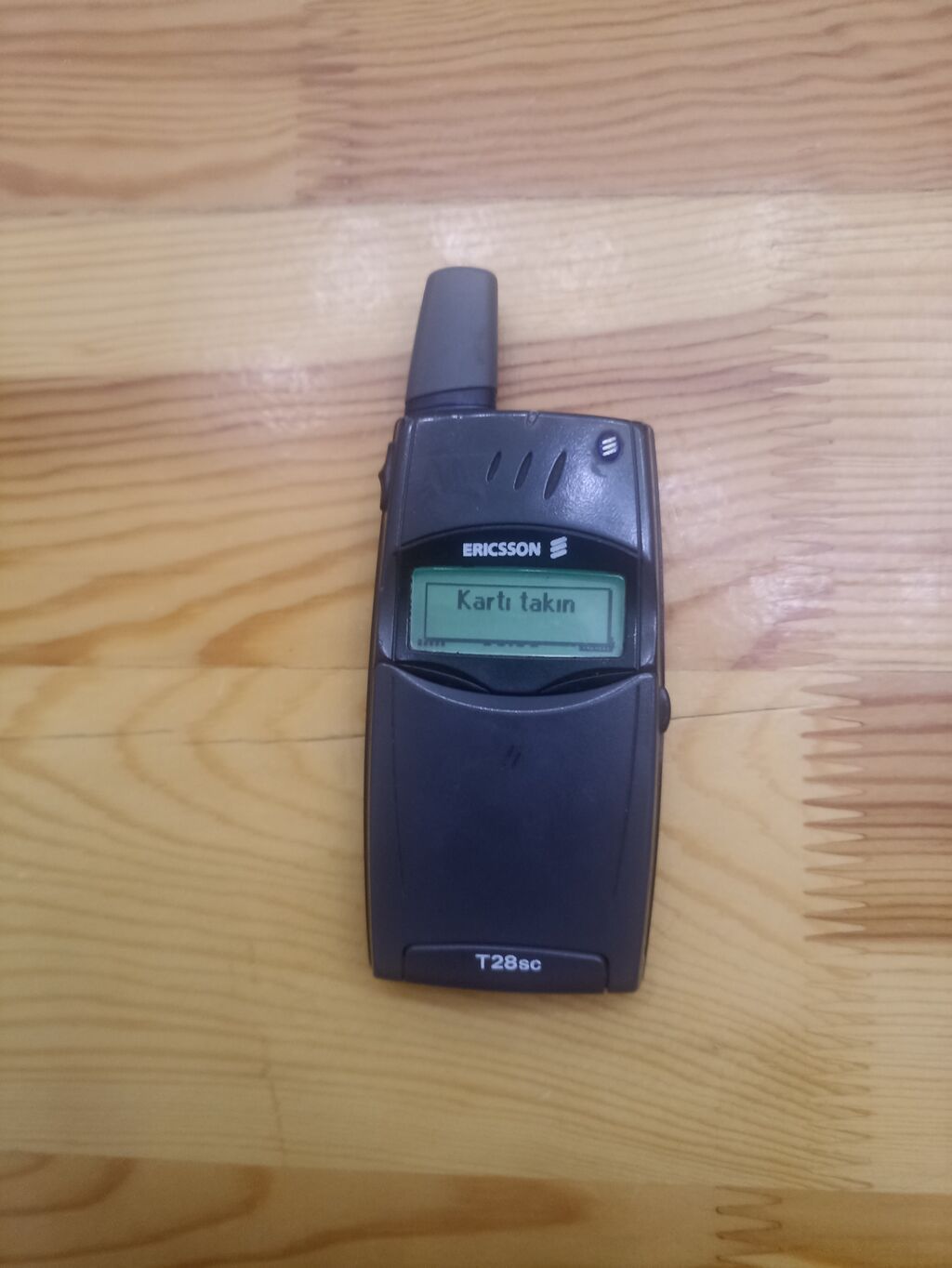Ericsson T28sc – klassik “flip” mobil telefon Xüsusiyyətlər: - Model — Elektronika, Bakı