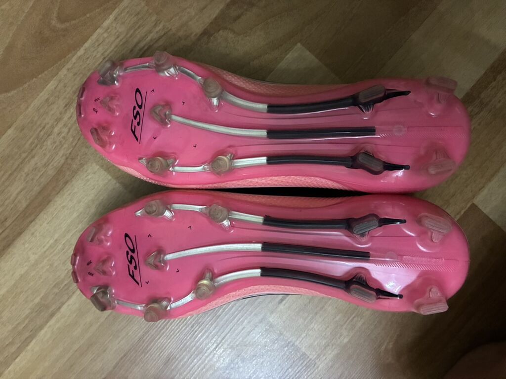 Futbol butsası – F50 model - Rəng: açıq çəhrayı/çəhrayı tonları, qara — İdman və istirahət, Bakı (4)