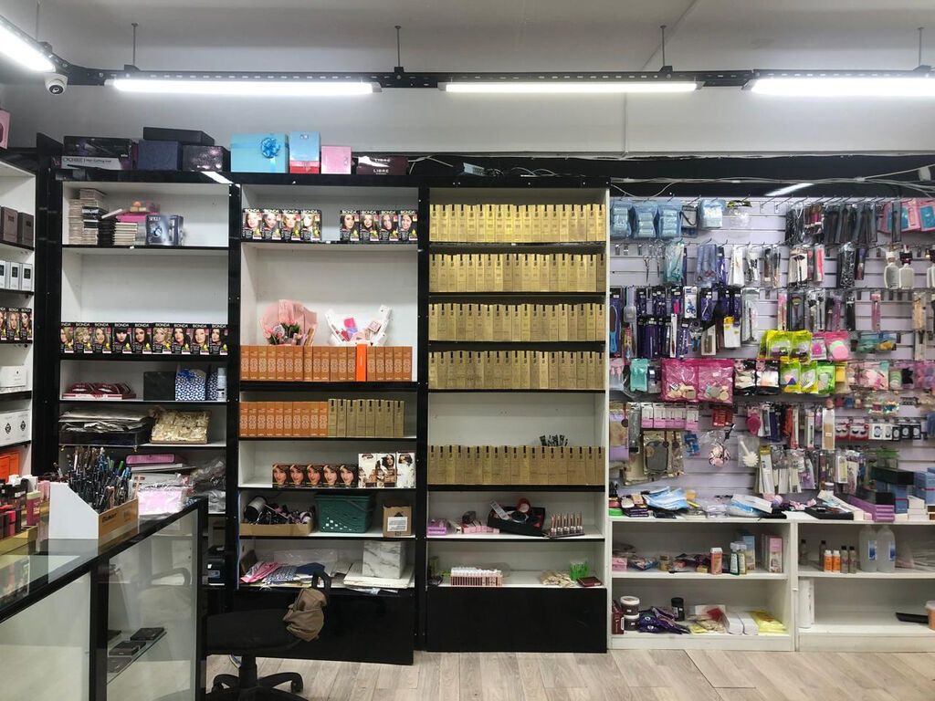 Həzi Aslanov metrosunun cixisinda parfumeryiya magazasi satilir.Hazir — Hazır biznes, Bakı (3)