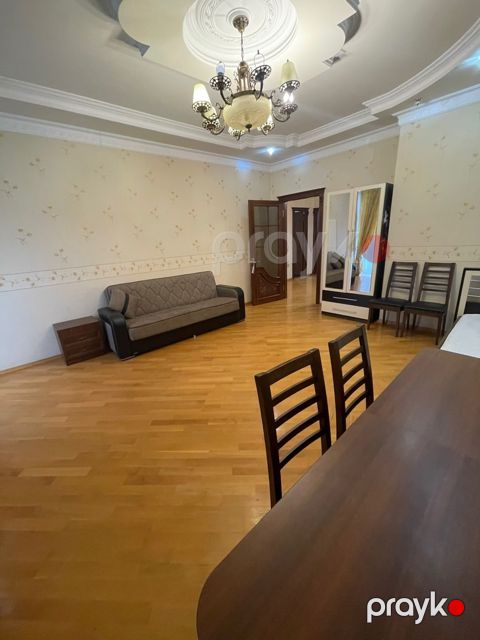 3-otaqlı yeni tikili kirayə verilir, Elmlər Akademiyası m., 125 m²