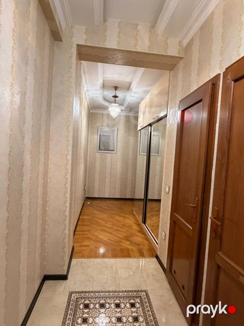 İcarəyə verilir 5 otaqlı yeni tikili 150 m²