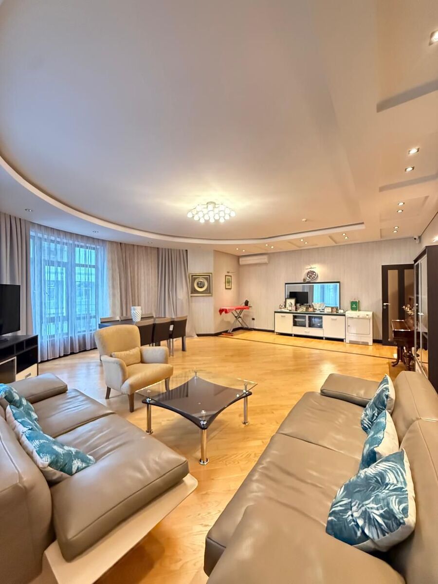 Satılır 4 otaqlı yeni tikili 240 m² — Mənzil, Bakı
