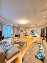 Satılır 4 otaqlı yeni tikili 240 m² — Mənzil
