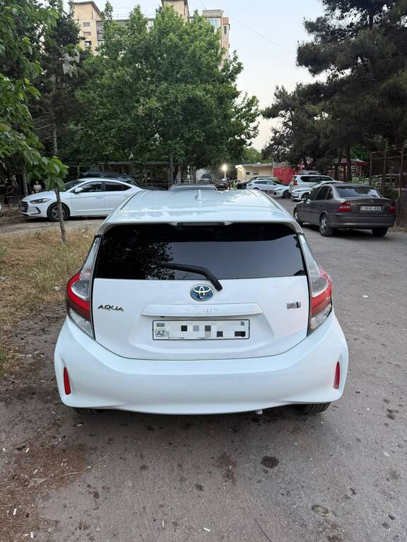 Toyota Aqua, 1.5 L, 0.87 kWh, 2017 il, 202 000 km — Avtomobillər, Bakı (6)