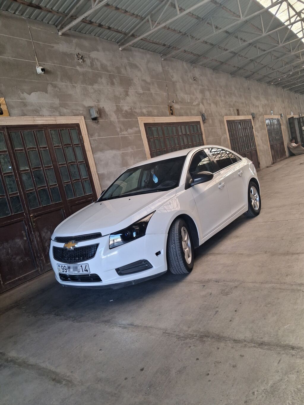 Chevrolet Cruze sedan - Kuzov: ağ rəng, 4 qapılı sedan, arxa — Avto, Bakı (8)