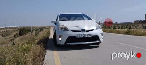 Toyota Prius, 1.8 L, 1.3 kWh, 2013 il, 402 336 km