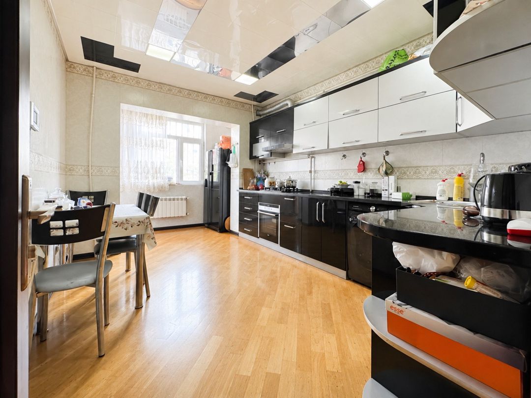 Satılır 5 otaqlı köhnə tikili 120 m² — Mənzil, Bakı