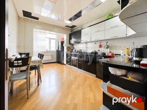 Satılır 5 otaqlı köhnə tikili 120 m²