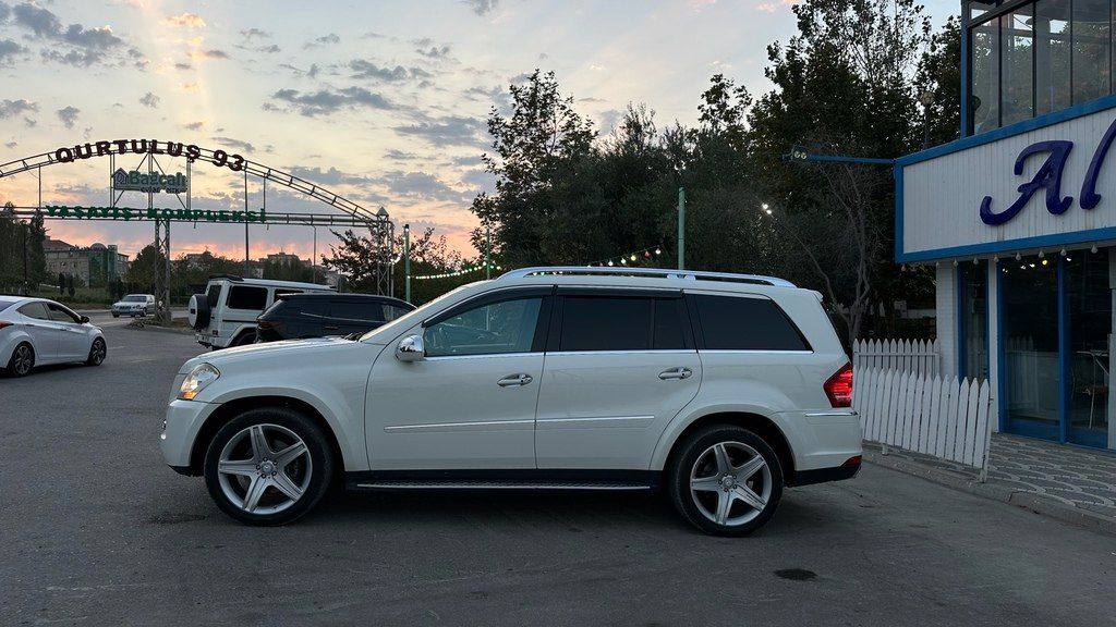Mercedes GL 550 4MATIC, 5.5 L, 2010 il, 99 600 km — Avtomobillər, Bakı (5)