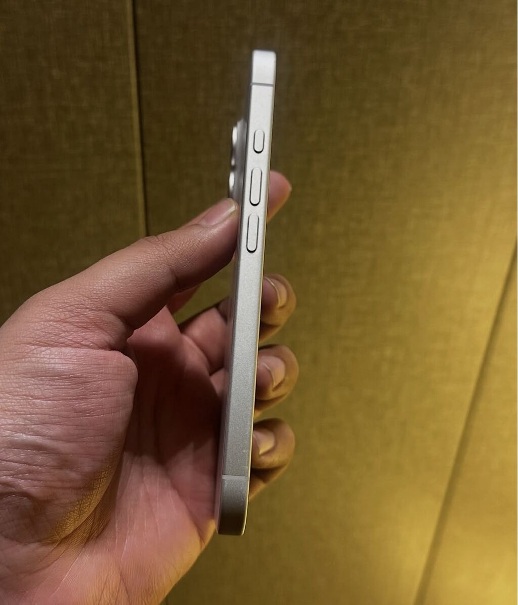 IPhone 16, Ağ, Zəmanət, Simsiz şarj, Face ID — Apple iPhone, Bakı (5)