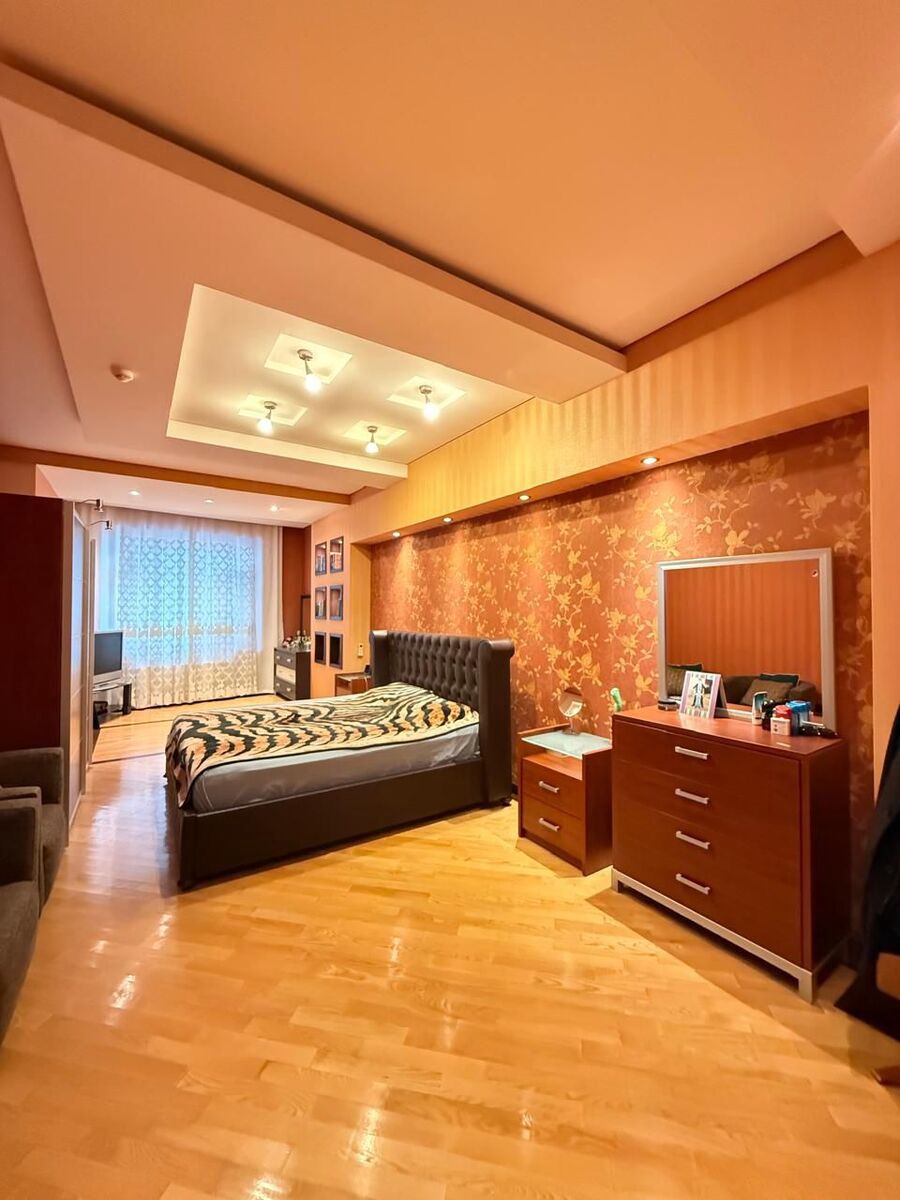 Satılır 4 otaqlı yeni tikili 240 m² — Mənzil, Bakı (7)