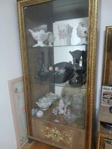 Qonaq otağı üçün klassik dəst – vitrinlər, TV stendi və bufet güzgü — Furniture