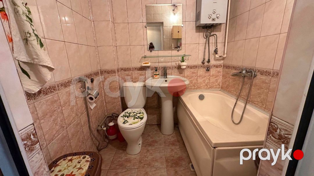 Satılır 2 otaqlı köhnə tikili 55 m² — Mənzil, Bakı (11)