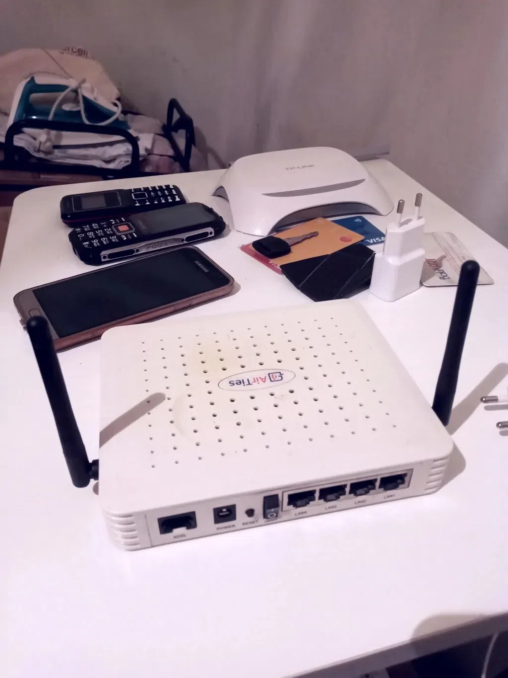 AirTies RT-211 modem — Elektronika (2)