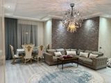 İcarəyə verilir 3 otaqlı yeni tikili 120 m² — Apartment