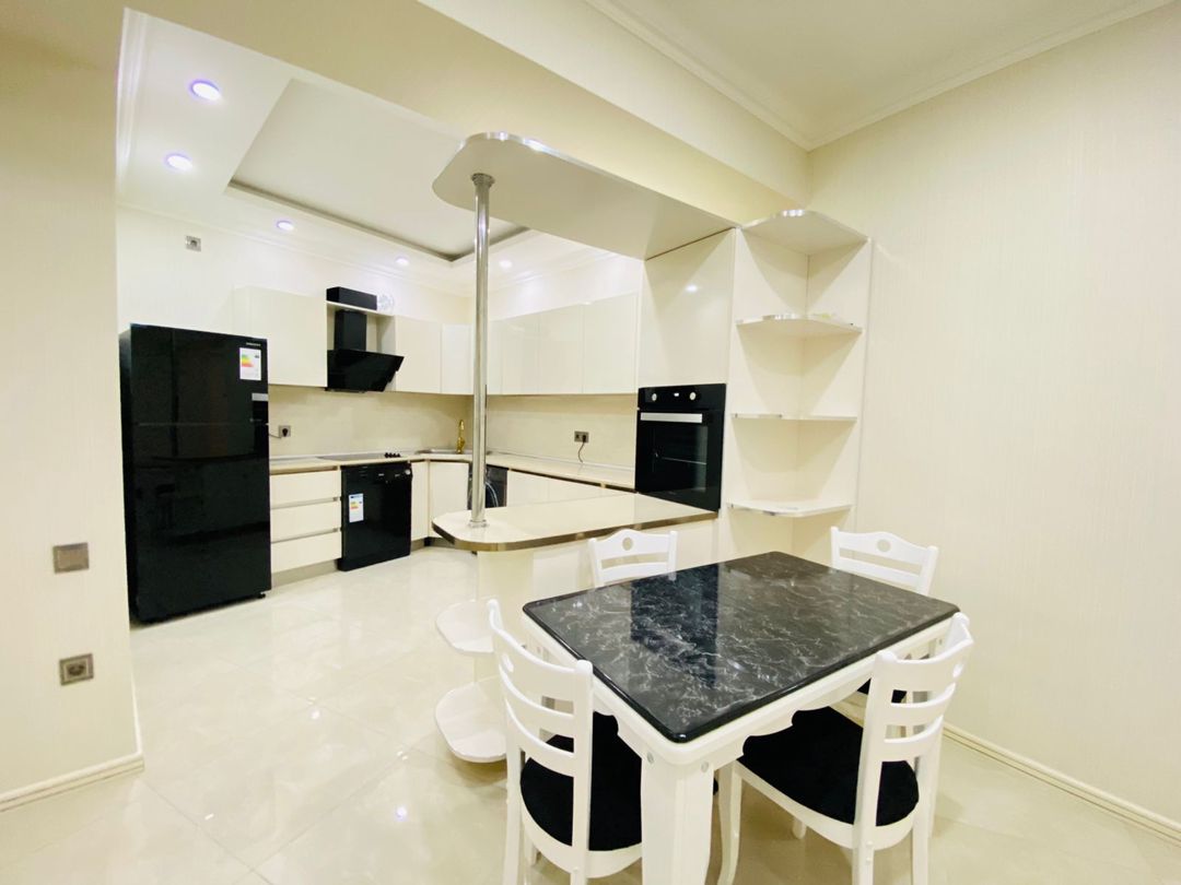 İcarəyə verilir 3 otaqlı yeni tikili 120 m² — Mənzil, Bakı (12)