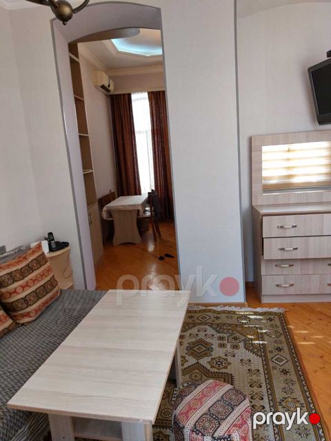 İcarəyə verilir 3 otaqlı köhnə tikili 45 m²