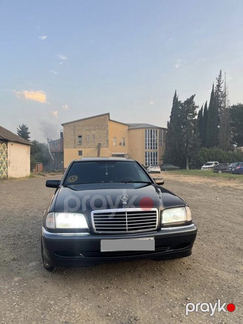 Mercedes C 240, 2.4 L, 2000 il, 300 000 km