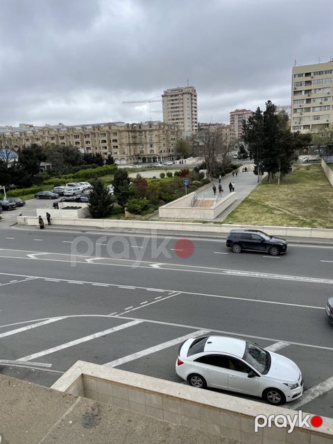 Satılır 2 otaqlı yeni tikili 68 m²