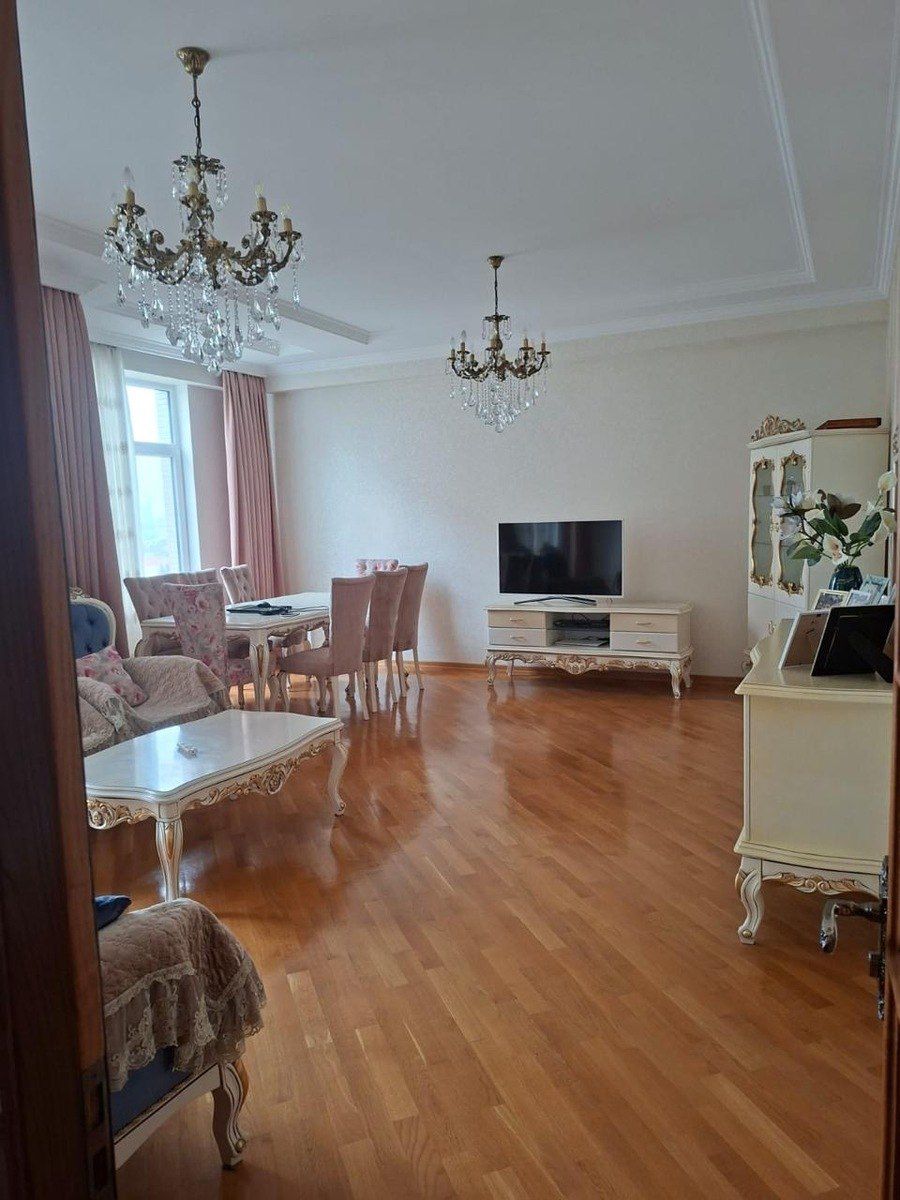 Satılır 3 otaqlı yeni tikili 120 m² — Mənzil, Bakı