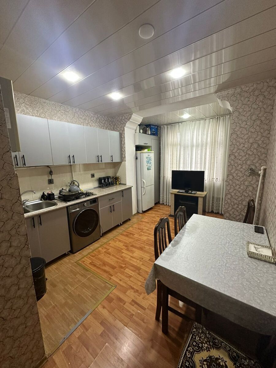 Satılır 4 otaqlı köhnə tikili 100 m² — Mənzil, Bakı (7)