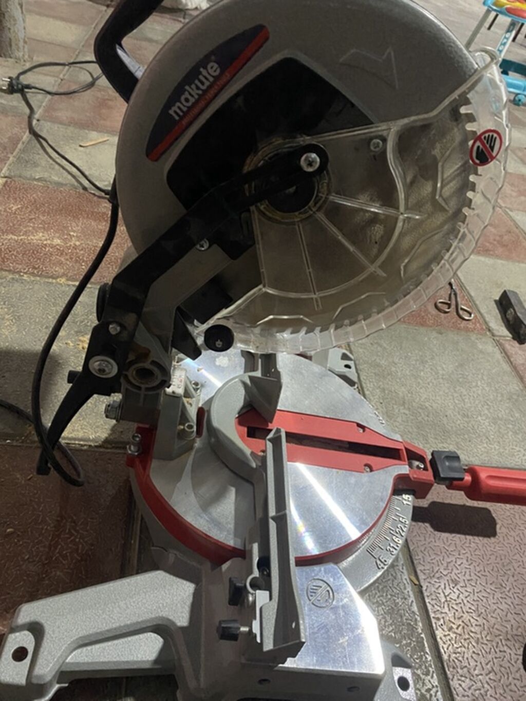 İşlənmiş Makute Uqlorez, 1800 W, 255 mm, Kredit yoxdur, Zəmanətsiz, Ünvandan götürmə — Alətlər, Gəncə (2)