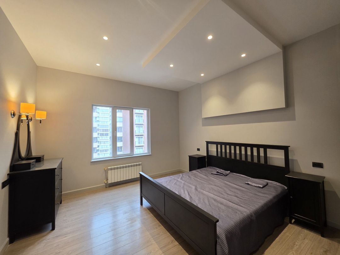 Satılır 4 otaqlı yeni tikili 250 m² — Mənzil, Bakı (11)