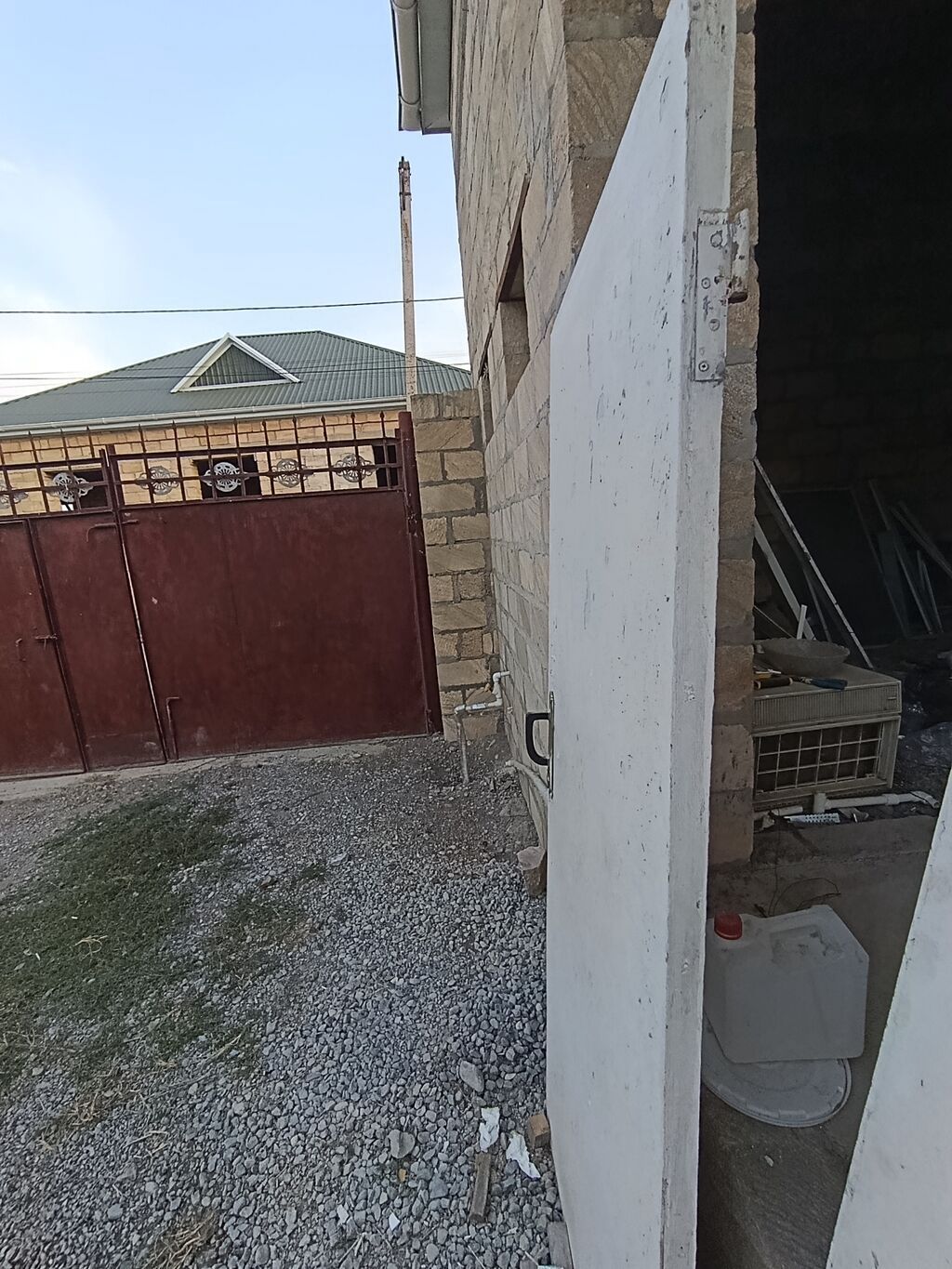 2 ədəd qapı satılır köhnədir ağır qapıdır normal vəziyyətdə hündürlüyü — Mallar, Bərdə (2)