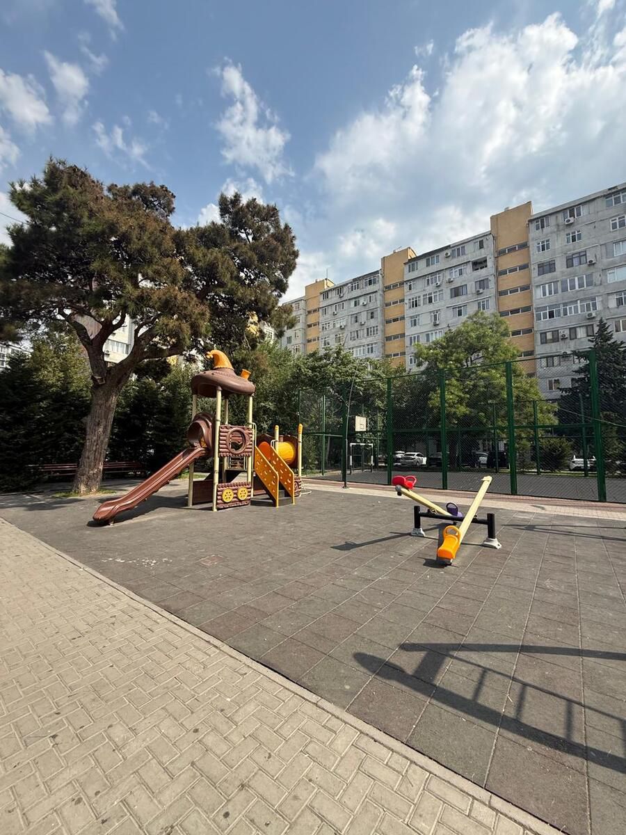 Satılır 2 otaqlı köhnə tikili 67 m² — Mənzil, Bakı
