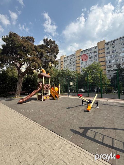 Satılır 2 otaqlı köhnə tikili 67 m²