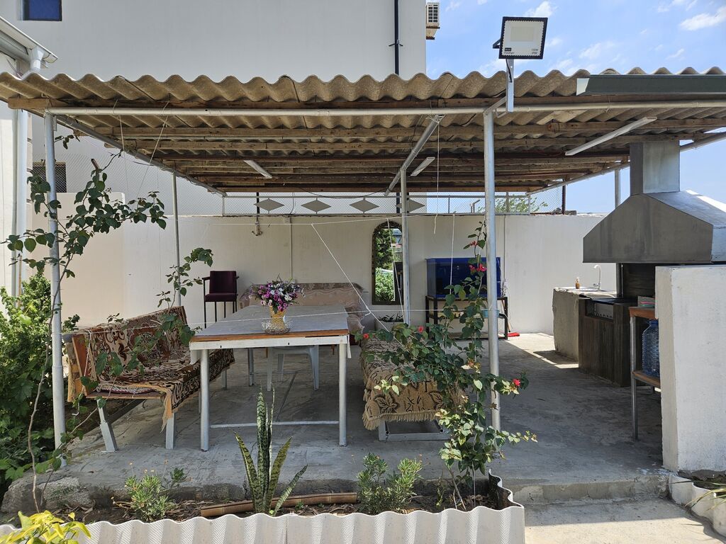 Iki mərtəbəli həyət evi və ayrıca qonaq evi - Geniş tam hasarlı — Daşınmaz əmlak, Bakı (10)