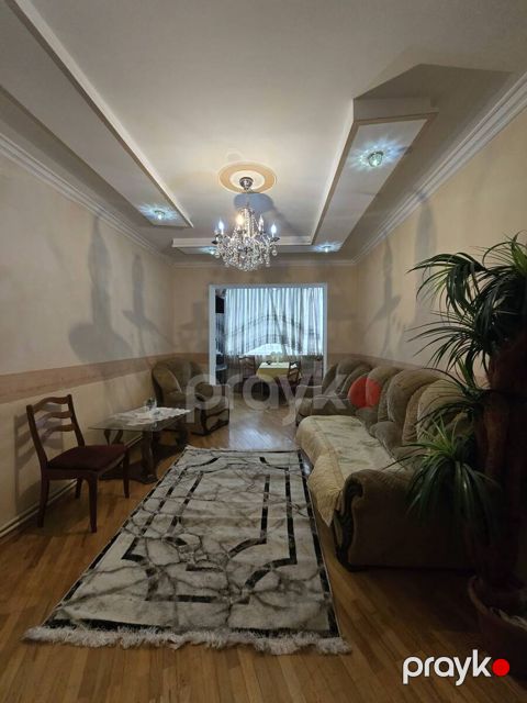 İcarəyə verilir 3 otaqlı köhnə tikili 80 m²