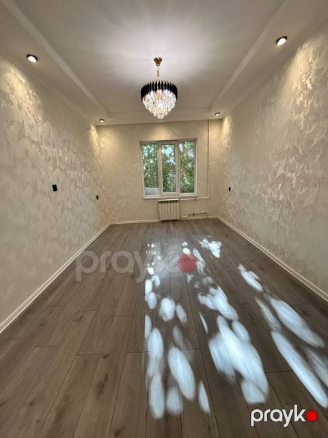 Satılır 3 otaqlı köhnə tikili 70 m²