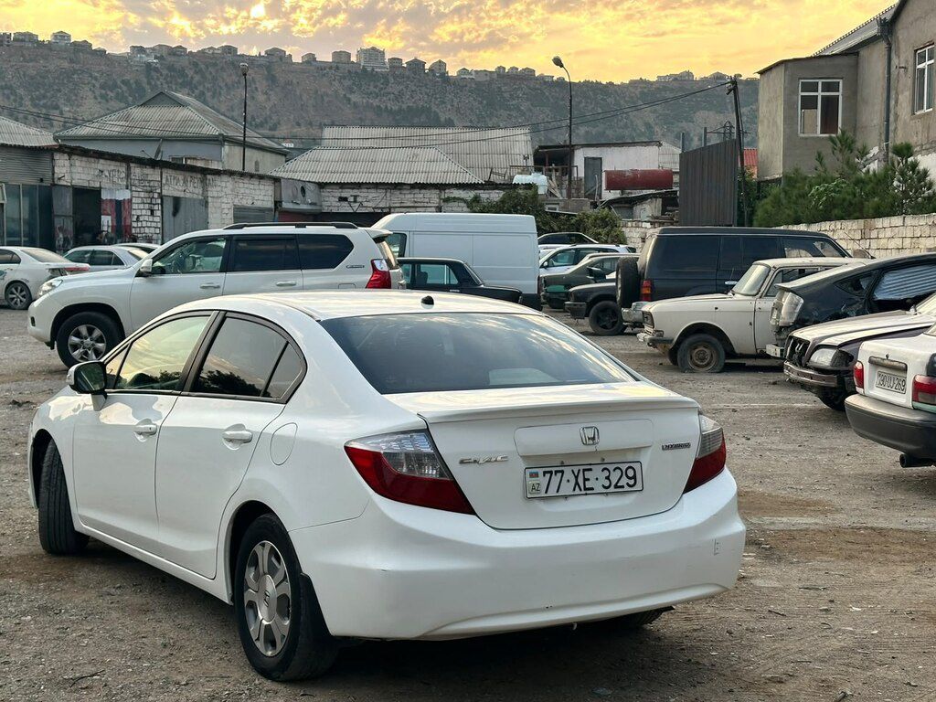 Honda Civic, 1.5 L, 20 kWh, 2012 il, 350 000 km — Avtomobillər, Bakı (5)