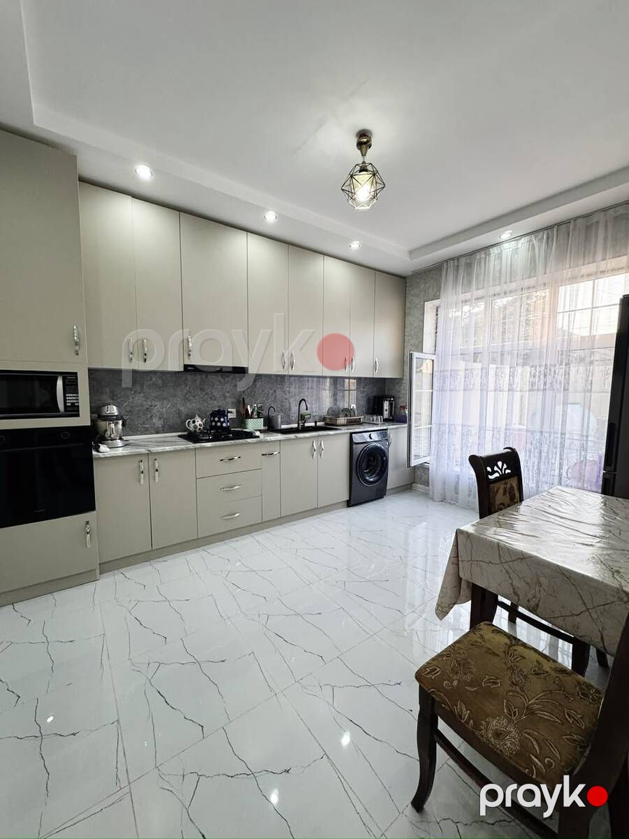 Satılır 4 otaqlı həyət evi/bağ evi 200 m² — Ev, villa, Bakı (8)