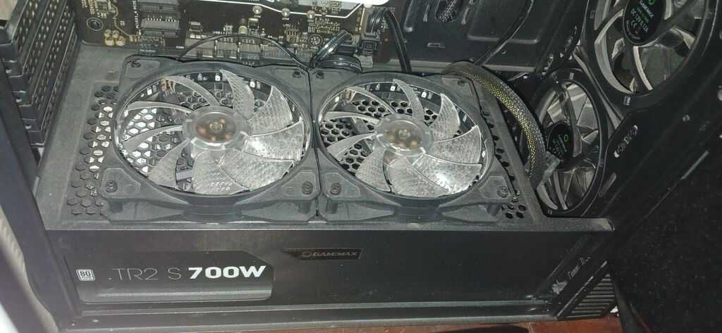 Характеристики ПК: Процессор: INTEL I7 8700. Материнская плата: ASUS — Elektronika, Bakı (3)