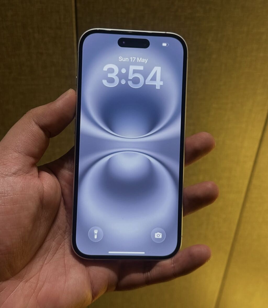 IPhone 16, Ağ, Zəmanət, Simsiz şarj, Face ID — Apple iPhone, Bakı (6)