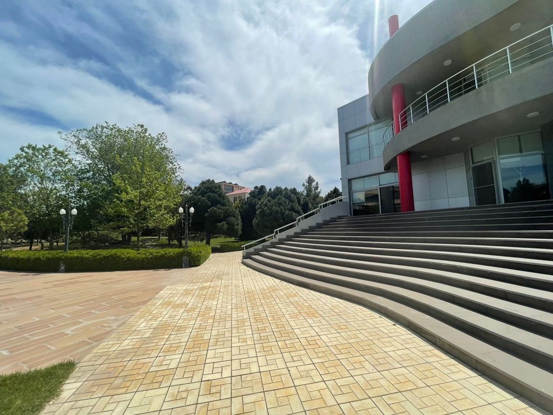 Satılır 10 otaqlı həyət evi/bağ evi 500 m² — Ev, villa, Bakı (2)