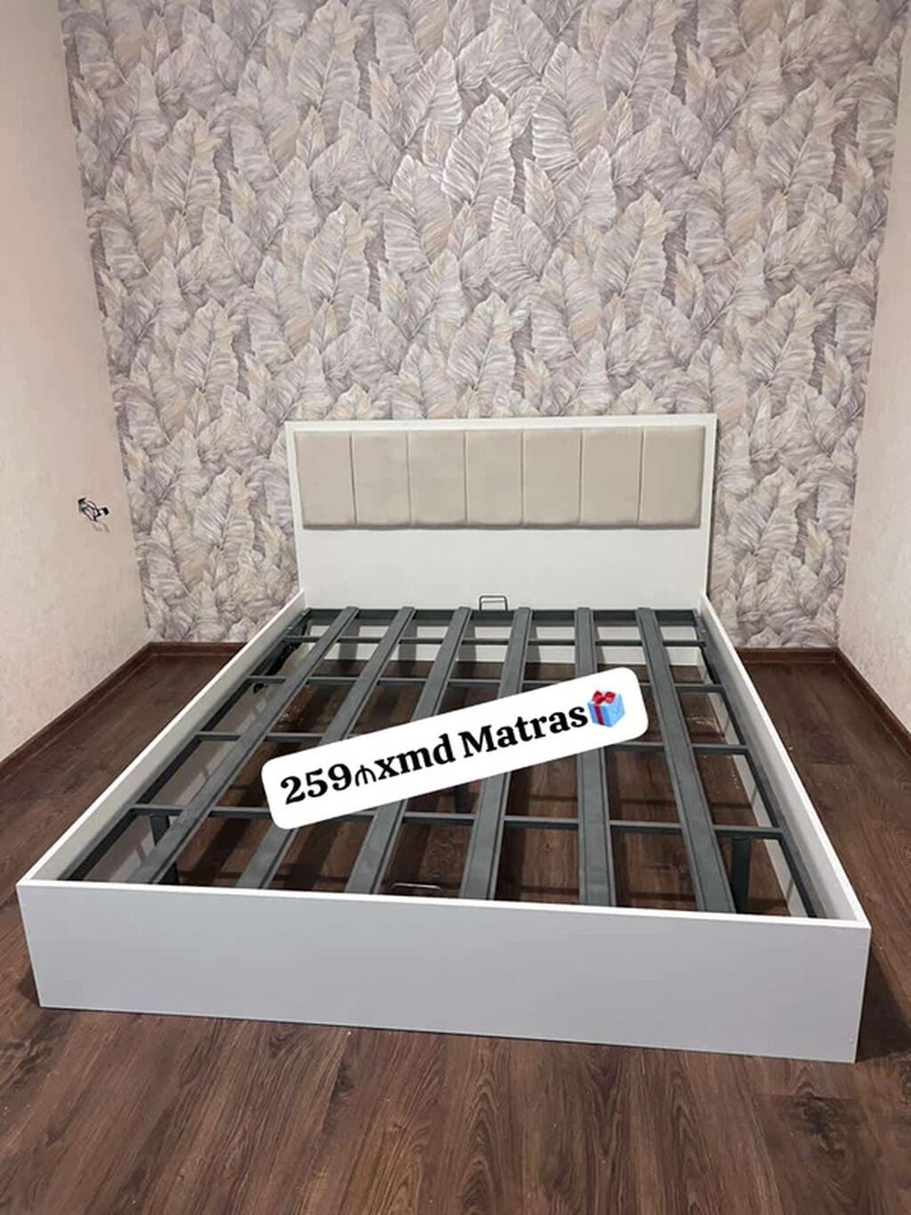 Ağ rəngdə müasir dizaynlı çarpayı karkası. Yüksək, yumuşaq panel — Mebel, Bakı