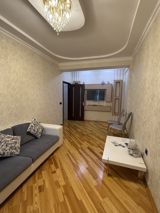 İcarəyə verilir 2 otaqlı yeni tikili 74 m² — Apartment