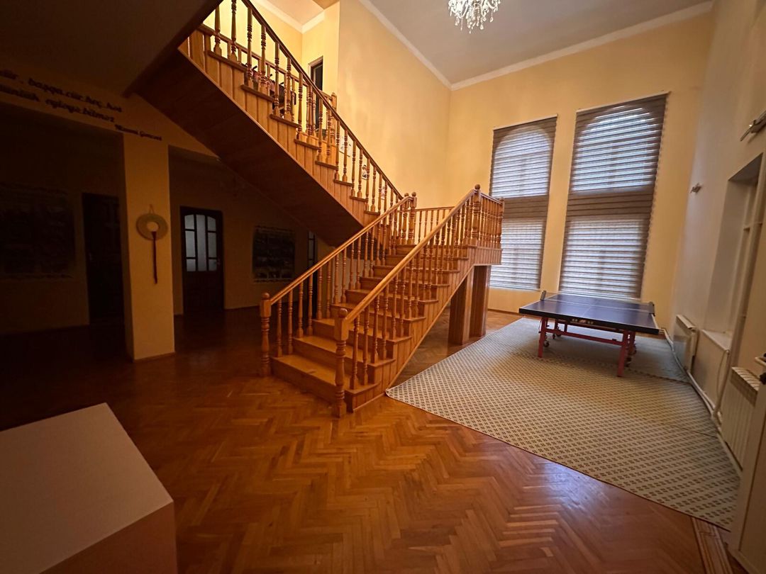 İcarəyə verilir 10 otaqlı həyət evi/bağ evi 400 m² — Ev, villa, Bakı (7)