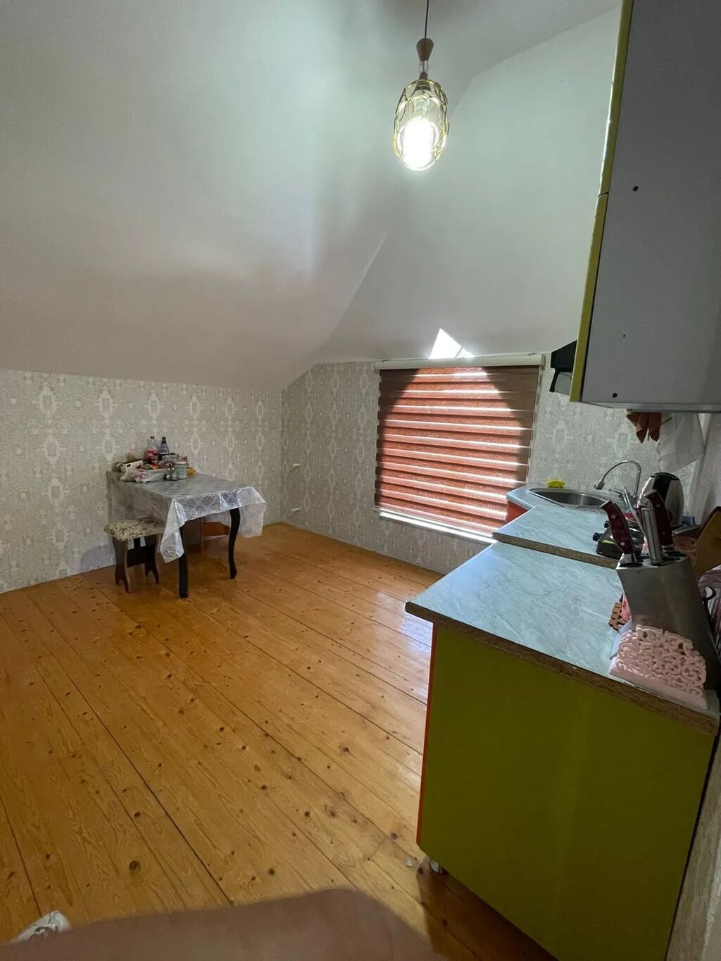 Geniş mansard tipli yataq otağı icarəyə verilir. Xüsusiyyətlər: - — Daşınmaz əmlak, Bakı (5)
