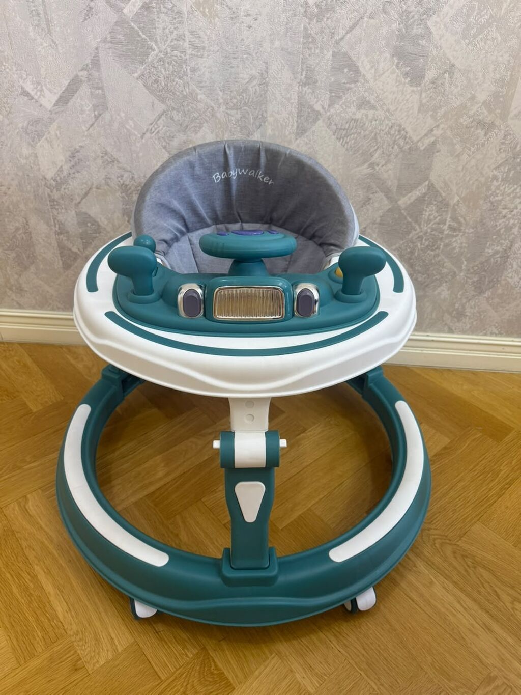 Uşaq gəzdirəci (Babywalker) – dairəvi konstruksiyalı, tünd yaşıl-ağ — Mallar, Bakı (2)