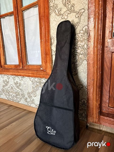 Klassik gitara + yumşaq çanta (brend: Qte) - Korpus: klassik forma