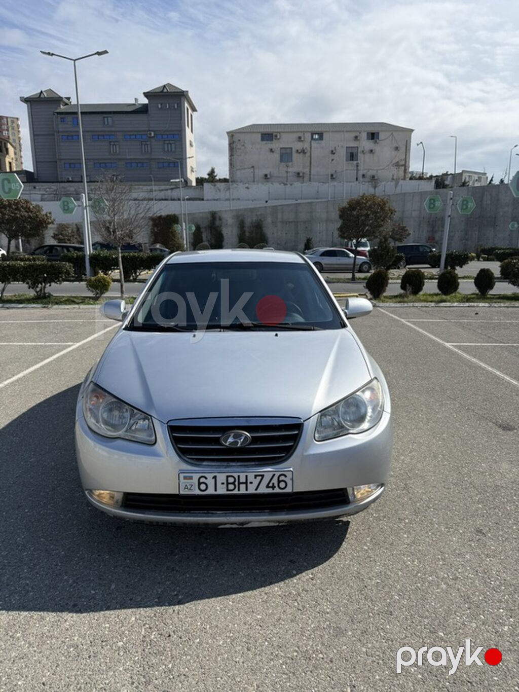 Hyundai Elantra sedan – gümüşü rəng, Azərbaycan nömrə nişanı — Avto, Bakı (2)