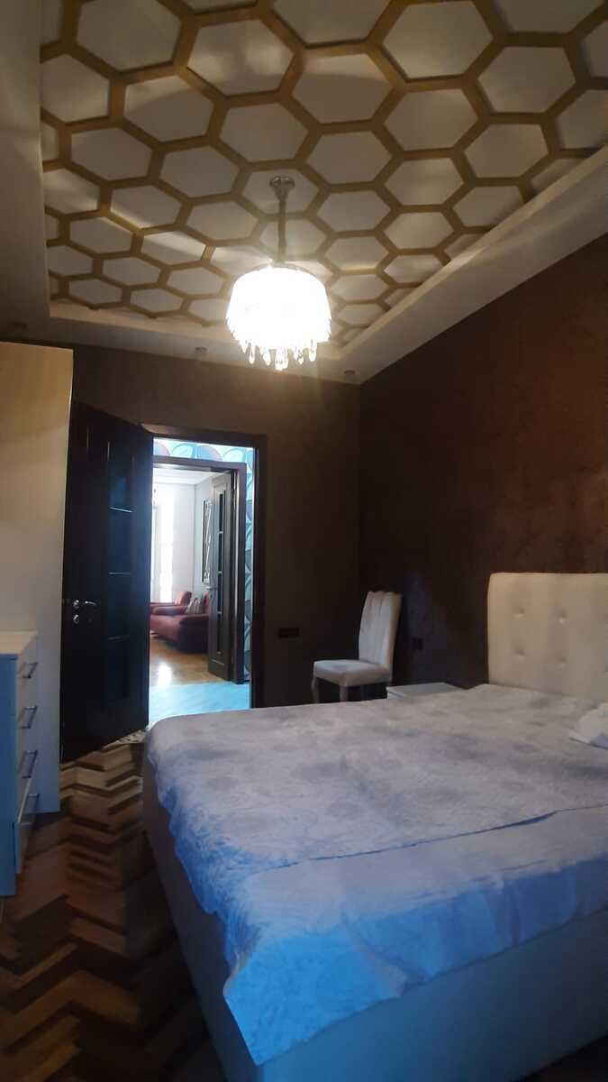 Satılır 2 otaqlı köhnə tikili 65 m² — Mənzil, Bakı (5)