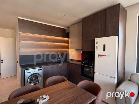 Mətbəx mebeli satılır 570₼. ölçü 2.50/2.73. *Sökülmə EV Sahibi — Bakı