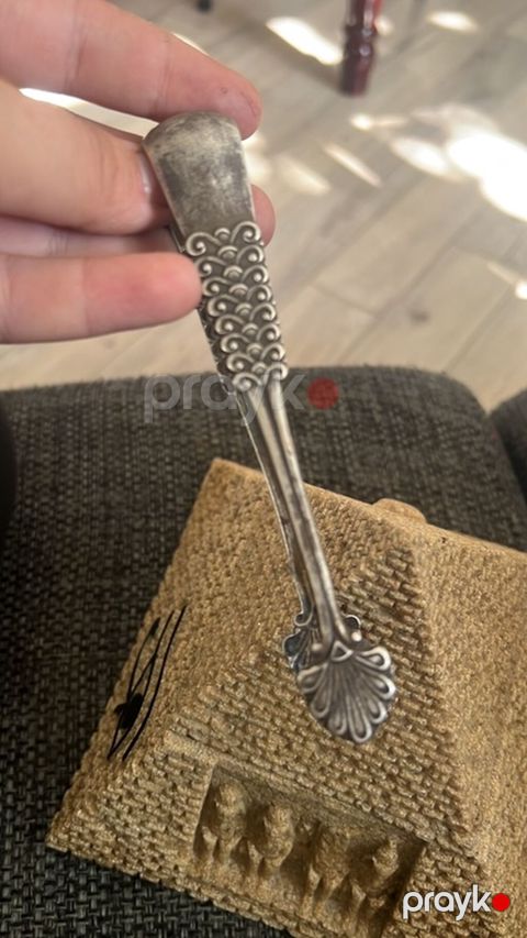 Metaldan hazırlanmış dekorativ qaşıq - Material: metal (gümüşü