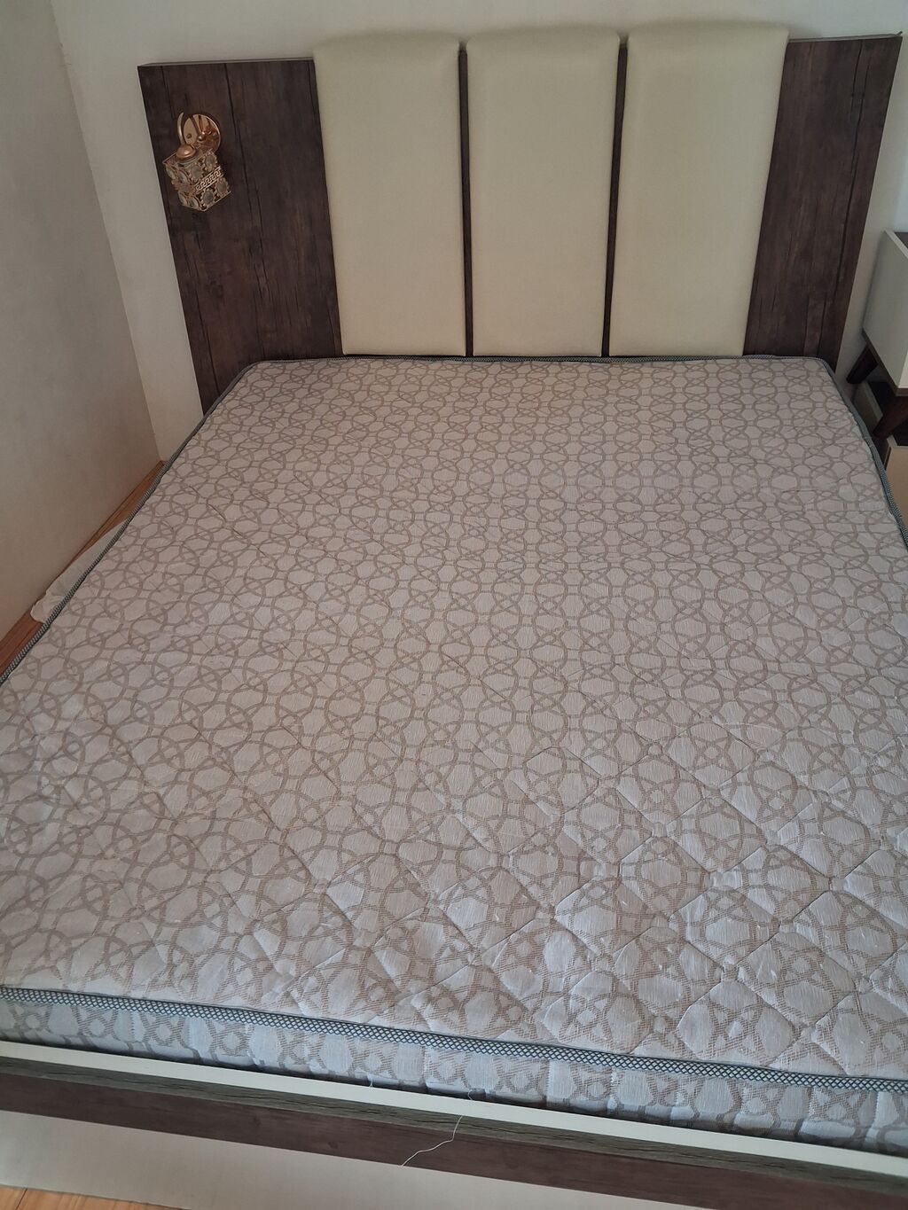 Cüt nəfərlik yataq dəsti – taxta karkaslı çarpayı, yumşaq başlıq və — Mebel, Bakı (3)